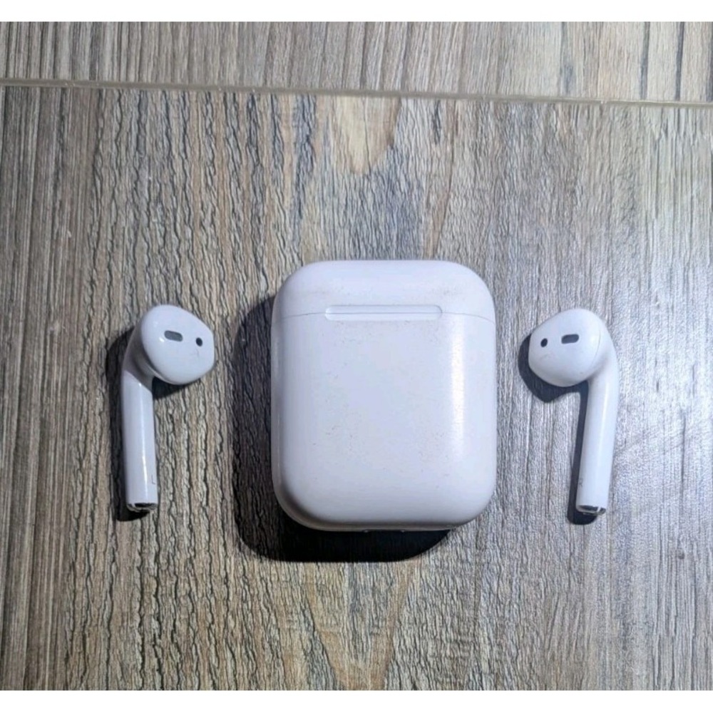 Apple Airpods 2nd Generation model A2031/32 - Preowned